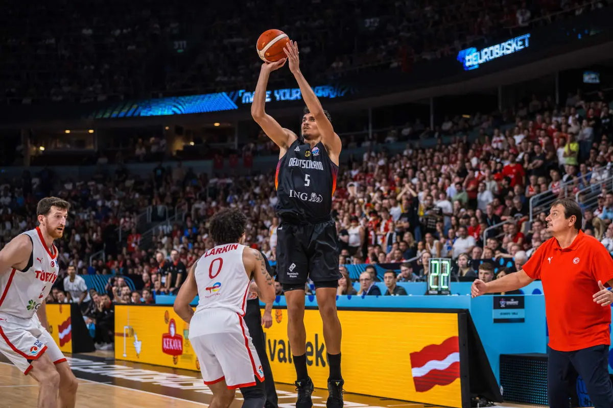 决赛中也能, 这也并不是, 三分线外 决赛中也能, 这也并不是, 三分线外