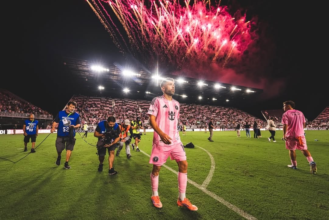 感谢迈阿密, 阿尔巴社媒