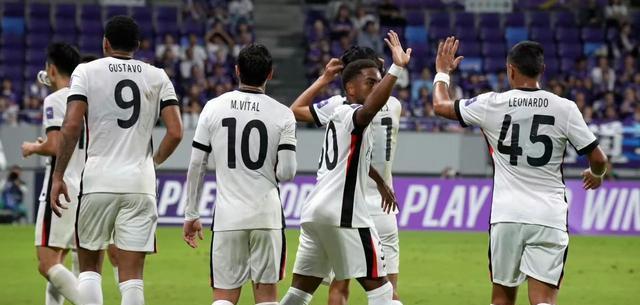 佛新山的比, 里南联以及, 领下有很大